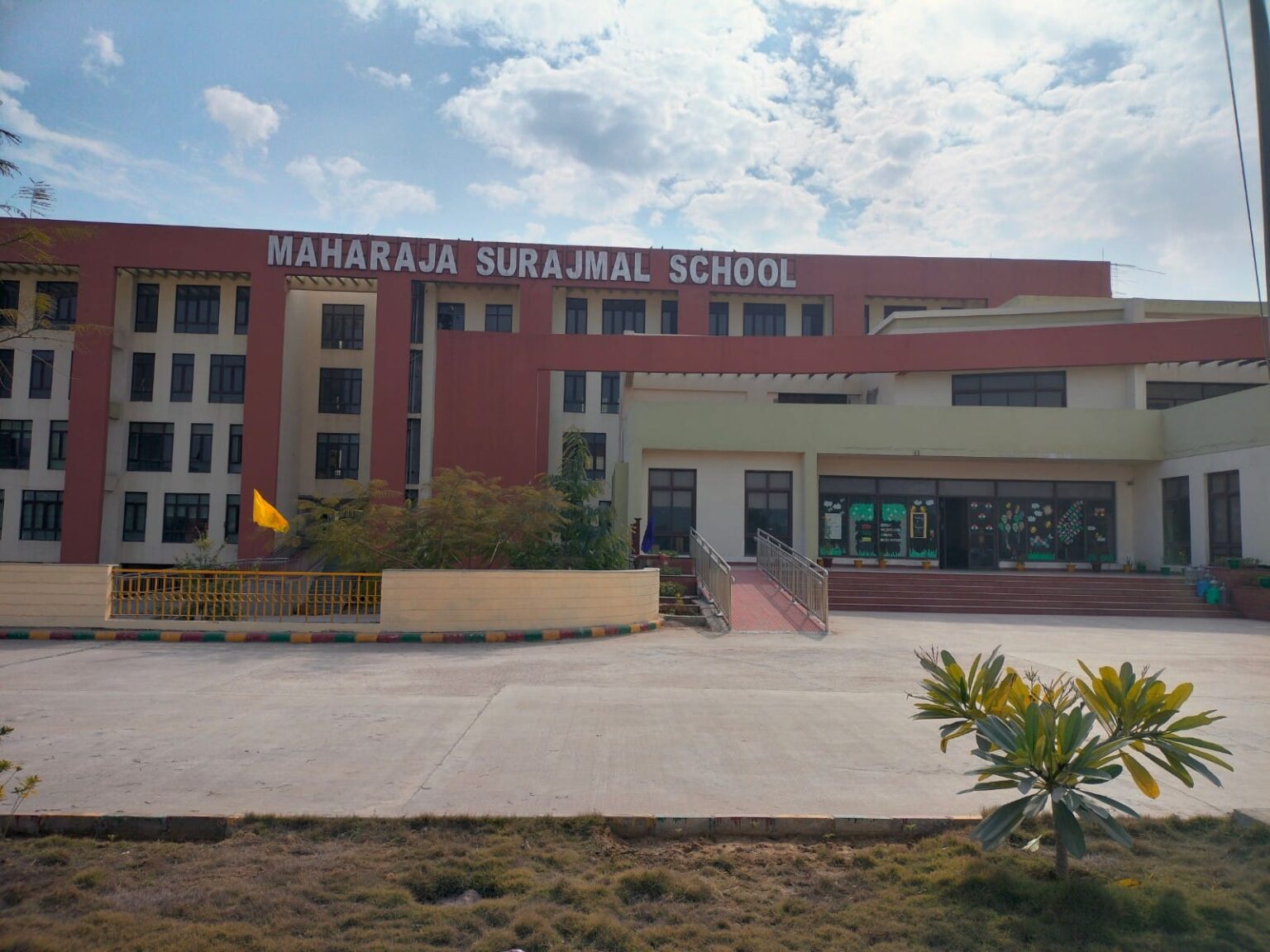 About School – Maharaja Surajmal School